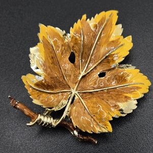 🍁 Exquisite Jewellery Brooch Autumn Leaf Gold Tone Brown & Yellow Enamel